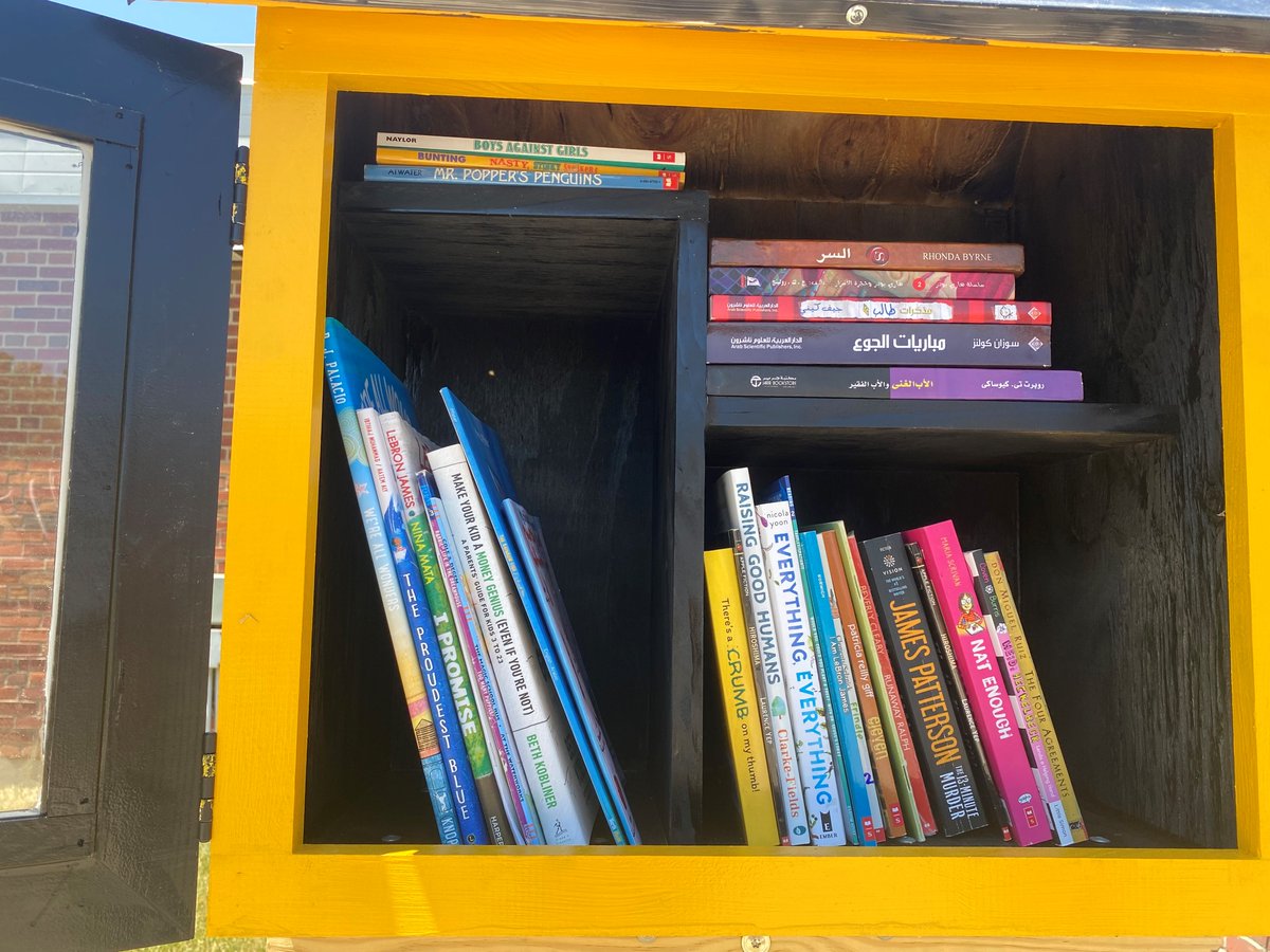 ExtraCU's tweet photo. ๐Extra Credit Union has installed three new Small Community Libraries in our local community. That's in addition to the 5๏ธโฃ in Warren, Center Line, and St. Clair Shores. (1/4) #cukind https://t.co/Fy0U3GkkZ8