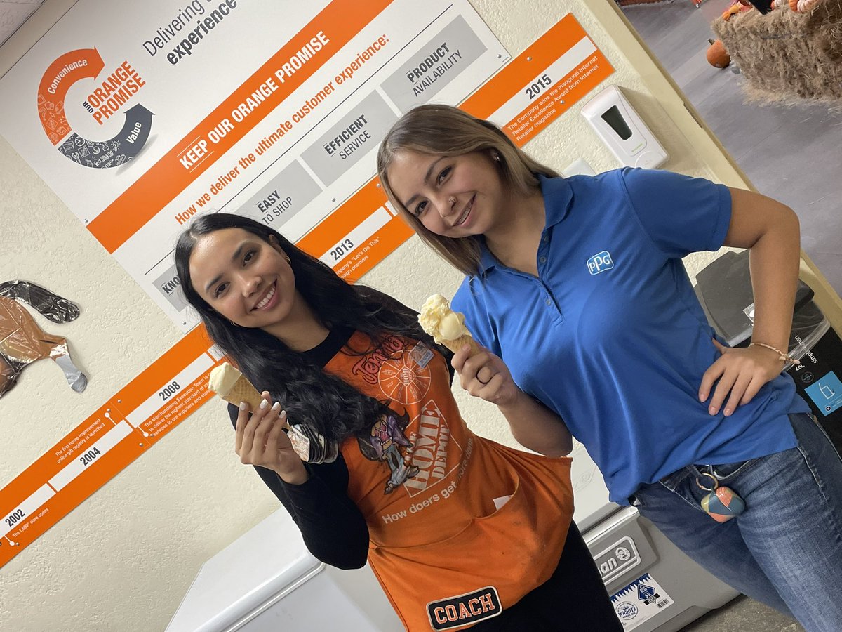 KarissaMaganaHD's tweet photo. π¨ 160 days safe alert at #HD1059!β¨#icecreamforall π¦β¨π₯#thankyouforworkingsafe @1059Specialty @oscarinvalen198 @1059Depot @HomeDepot1059 https://t.co/1OX9fYX4Io