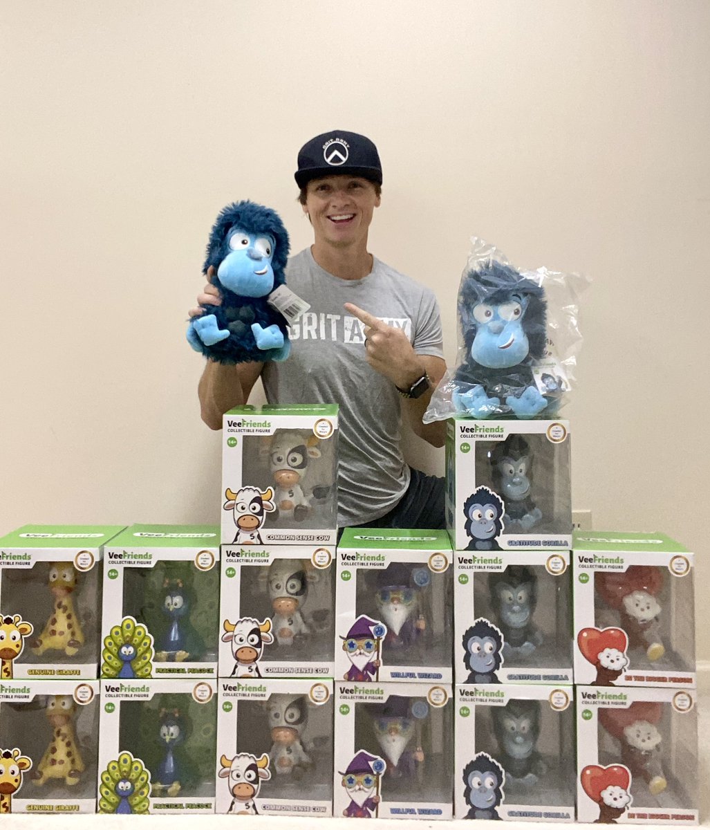 micahmurphree's tweet photo. @veefriends Limited Edition Collectibles arrived today 🙌 🔥 https://t.co/bozjB1HRLK