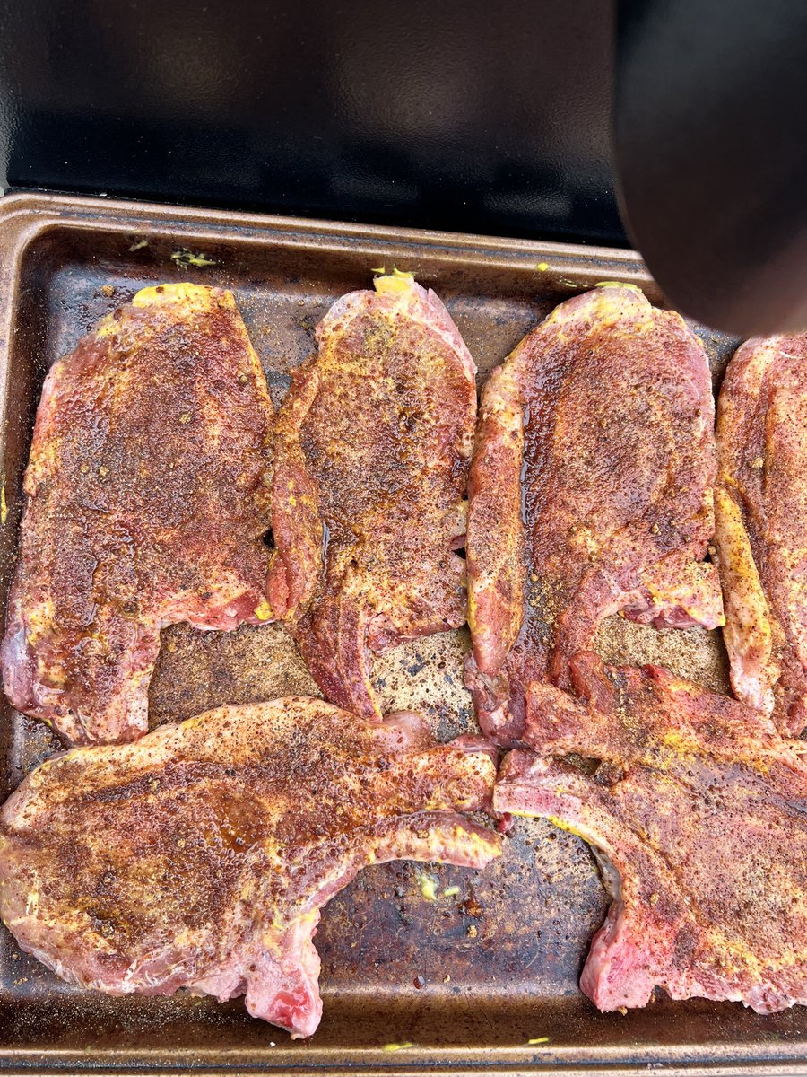 blwatts5062's tweet photo. Nothing too fancy tonight. Bone in chops with @MeatChurch hot honey hog on the @PitBossGrills https://t.co/iPeH4vlXxv