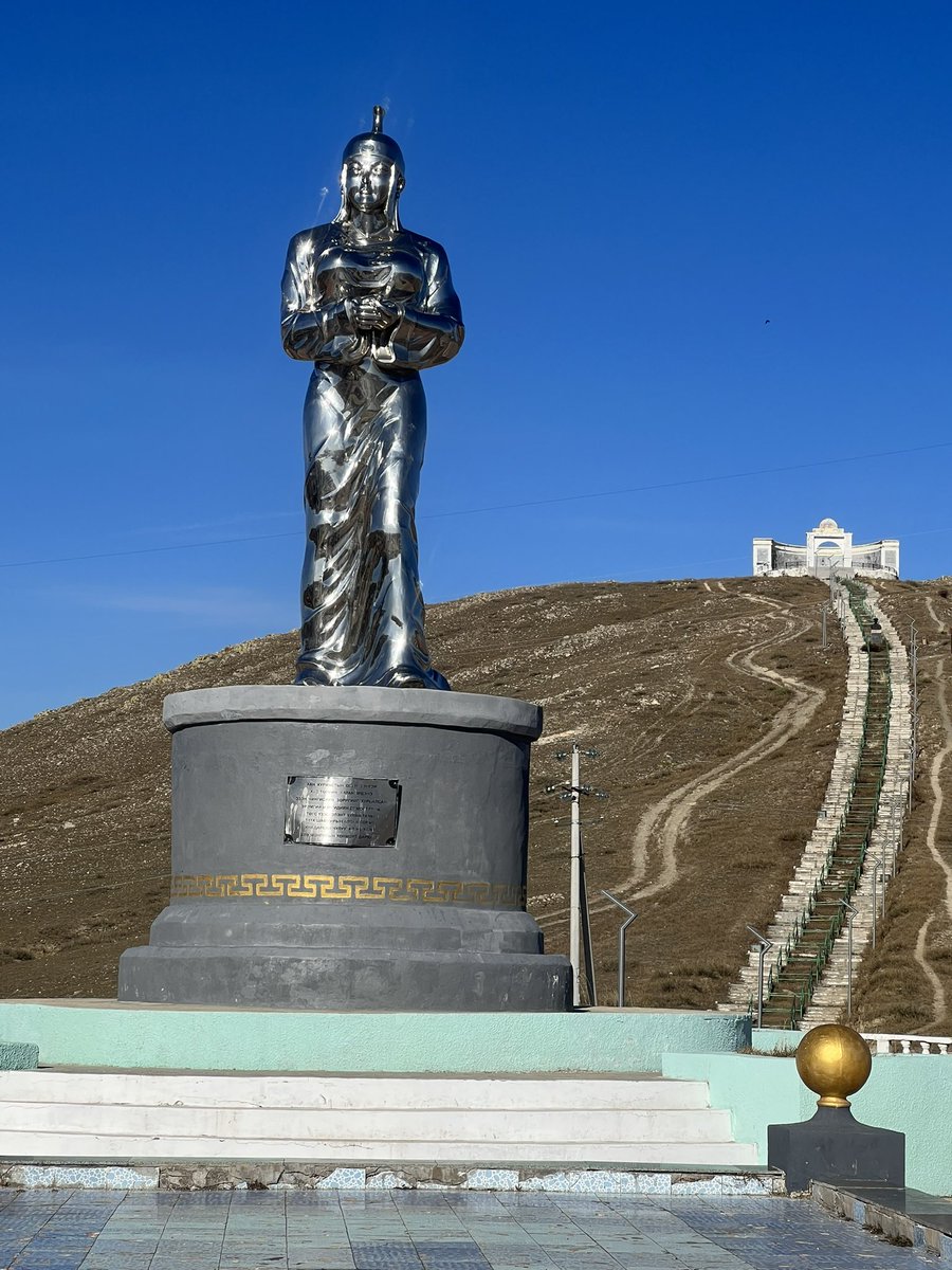 Өглөөний мэнд.                                              Өнөөдөр билэгт сайн өдөр шүү та бүхэнд аз амжилт авчраг