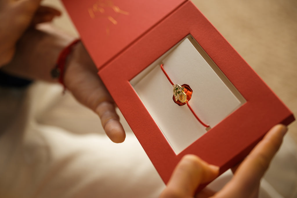 PlatinumCreater's tweet photo. "There is no shortage of ways you can work with your #red string bracelet. By honoring #traditions and cultures and staying connected with your core #values and #desires, you can create your #ritual that best serves you in utilizing your red string bracelet."

—Karma and Luck 💬 https://t.co/9L1mfg1Zjb