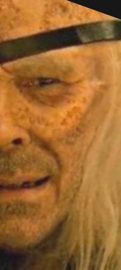 Caarmaax's tweet photo. En qué momento pasamos de estar en la casa del dragón a star wars. Viserys es el ancestro de Snoke, me extrañaba que tardarán tanto en darnos una pista, el acero valyrio, con lo que se hacen las espadas láser y la daga es la espada de luke skywalker. Brutal el capítulo https://t.co/ITH5ax7Pej