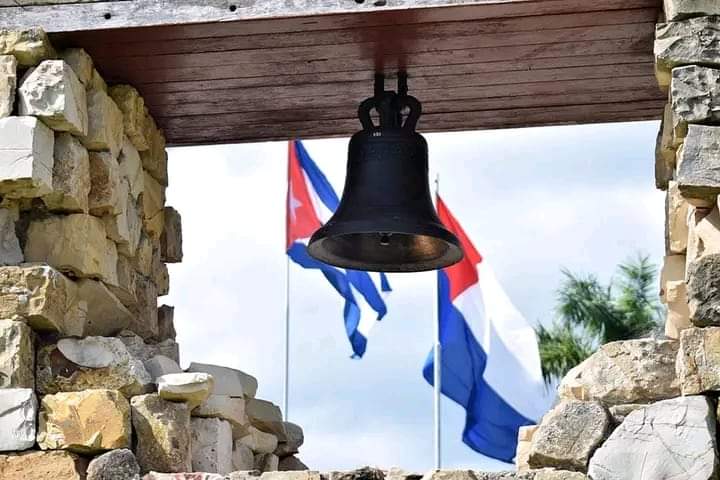 El Yara o Madrid: la disputa histórica entre la conquista de la independencia, la libertad y justicia o seguir en la mentalidad colonizada de la sumisión.
#Cuba #UnaSolaRevolución
