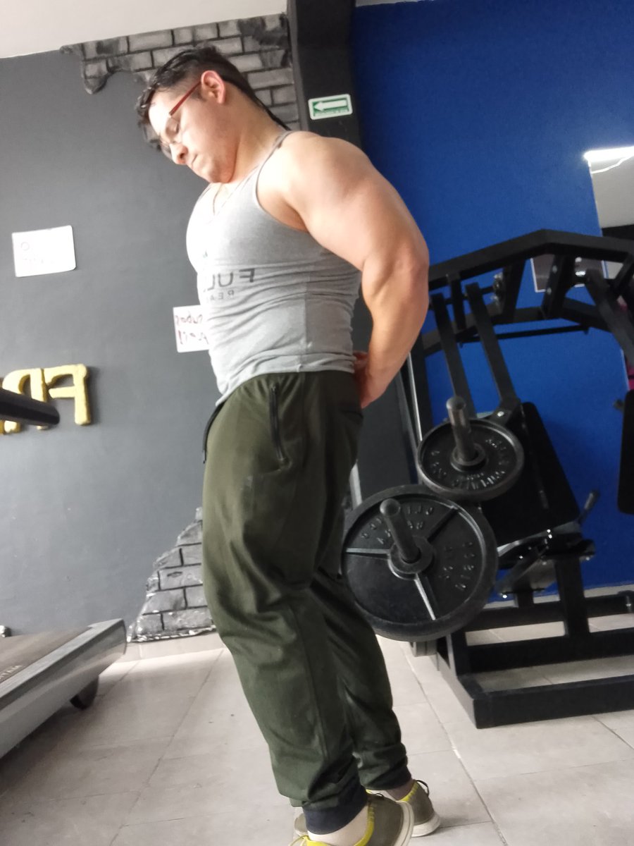 jo_DavZepBra's tweet photo. Cรณmo la ven?
Practicando poses ๐
#musclepose #musclegrowth #MuscleMonday #muscular #musclebuilding https://t.co/l9uVa5YFJP