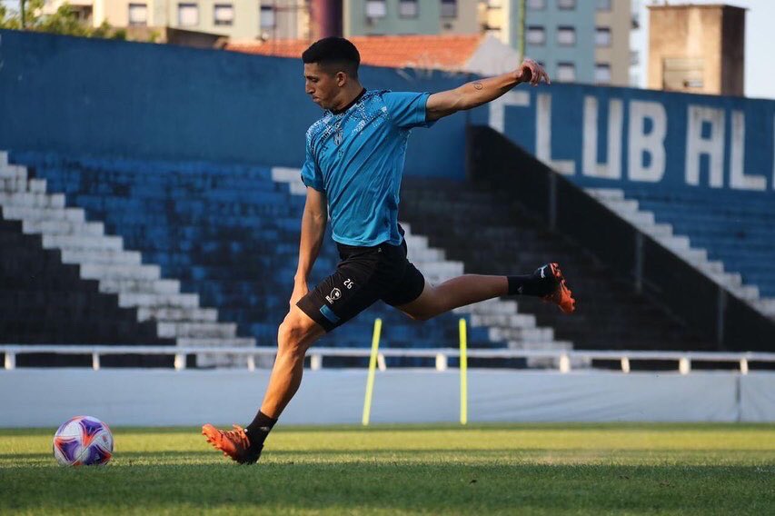 ¡Lunes de entrenamiento para nosotros! ⚽️💪🏼

🔜 <a href="/FerroOficial/">Ferro Carril Oeste</a> 

𝐓𝐎𝐃𝐎𝐒 𝐉𝐔𝐍𝐓𝐎𝐒 🇪🇪