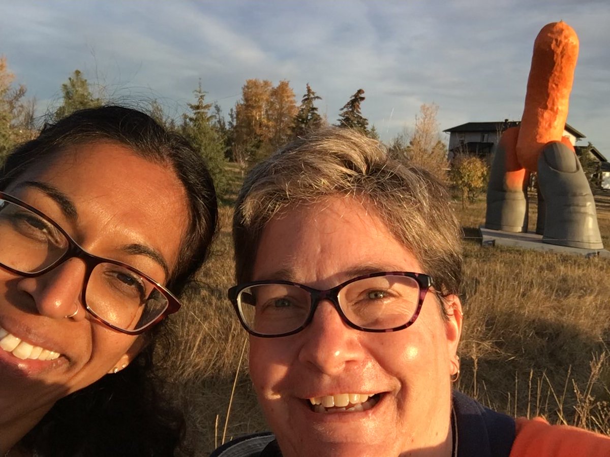 CinhumCindy's tweet photo. How to better cap off a long weekend than with a Cheeto #cheetle run in #Cheadle AB.
#road trip #nightshiftdone
⁦@sunnynicole2000⁩ https://t.co/LFtBr5rNjE