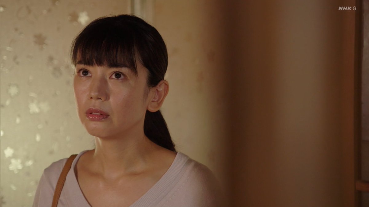 taaboufs's tweet photo. Tsumaranai Juutakuchi no Subete no Ie, Ep 1
Came for Inocchi, stayed for "man, I love drama among huge casts of characters that eventually lead to them being exposed somhow".

I always admire good set-ups, and I feel like the pilot of TsumaJita nailed it. Fun character work! https://t.co/8spZoB0TAa