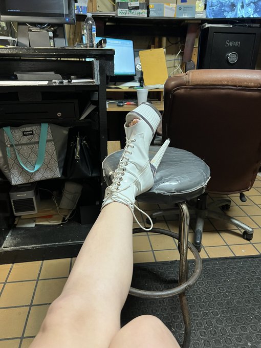Who wants to buy my shoes?  I&rsquo;m selling them on onlyfans.  https://t.co/VUlPF1fnpz https://t.co/YWKL<a href="/tag/lingerie"class="tags"><span>#lingerie</span></a><a href="/tag/booty"class="tags"><span>#booty</span></a><a href="/tag/model"class="tags"><span>#model</span></a><a href="/tag/brunette"class="tags"><span>#brunette</span></a><a href="/tag/cute"class="tags"><span>#cute</span></a><a href="/tag/follow"class="tags"><span>#follow</span></a>