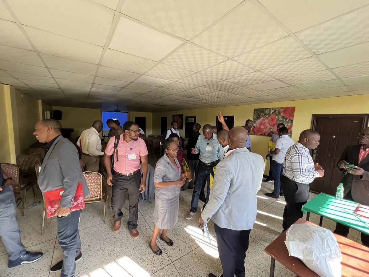SegunKomolafe6's tweet photo. Good first day at Laparoscopic Surgical Society of Nigeria annual meeting 💚 #lasson #LaparoscopicSurgery #laparoscopicskills https://t.co/RuE9YWrHjz