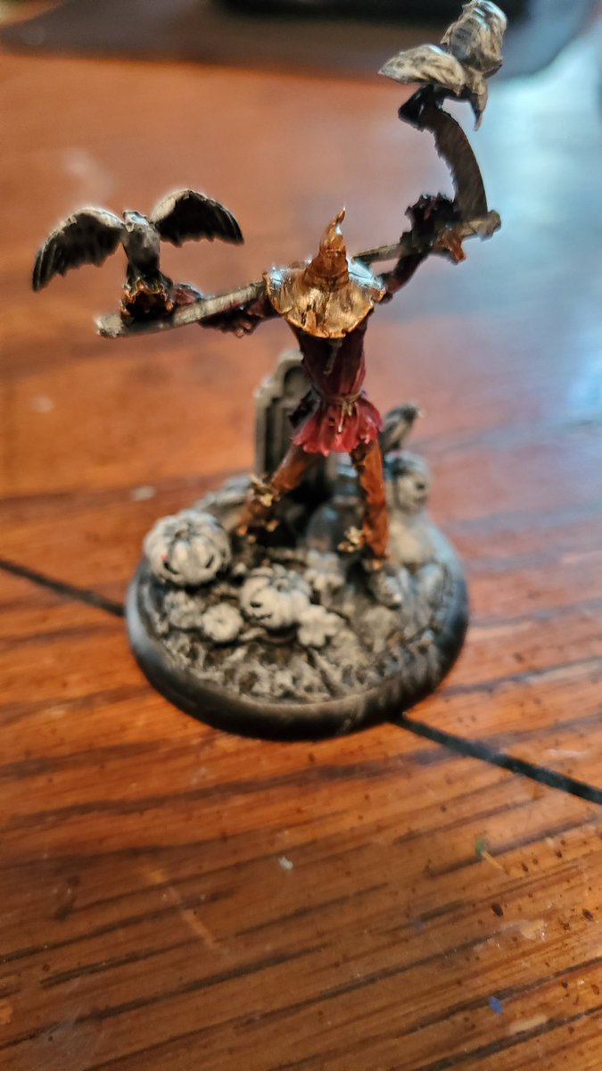 RhydonH's tweet photo. #HobbyStreak Day 138, I started basecoating Scarecrow! I'm still trying to use mostly Speedpaints, but I'm trying to be more measured in my approach with him
#Batman #BatmanMiniaturesGame #Scarecrow #TheScarecrow #DC #DCComics #KnightModels https://t.co/5E5sSlL3mn