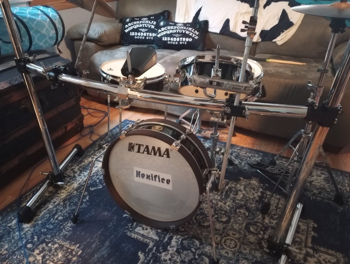 HexificeMusic's tweet image. NEW RACK, YO!! Much better. 
#drumminglife #drums #drumrack #bateria #baterista #drumracks #drummer #drumracksystem 
#tamapancakekit #tamapancake