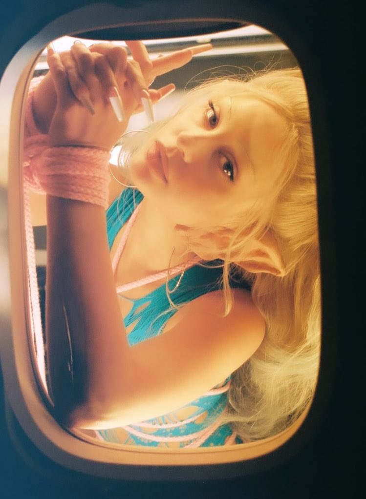 girIvenus tweet picture