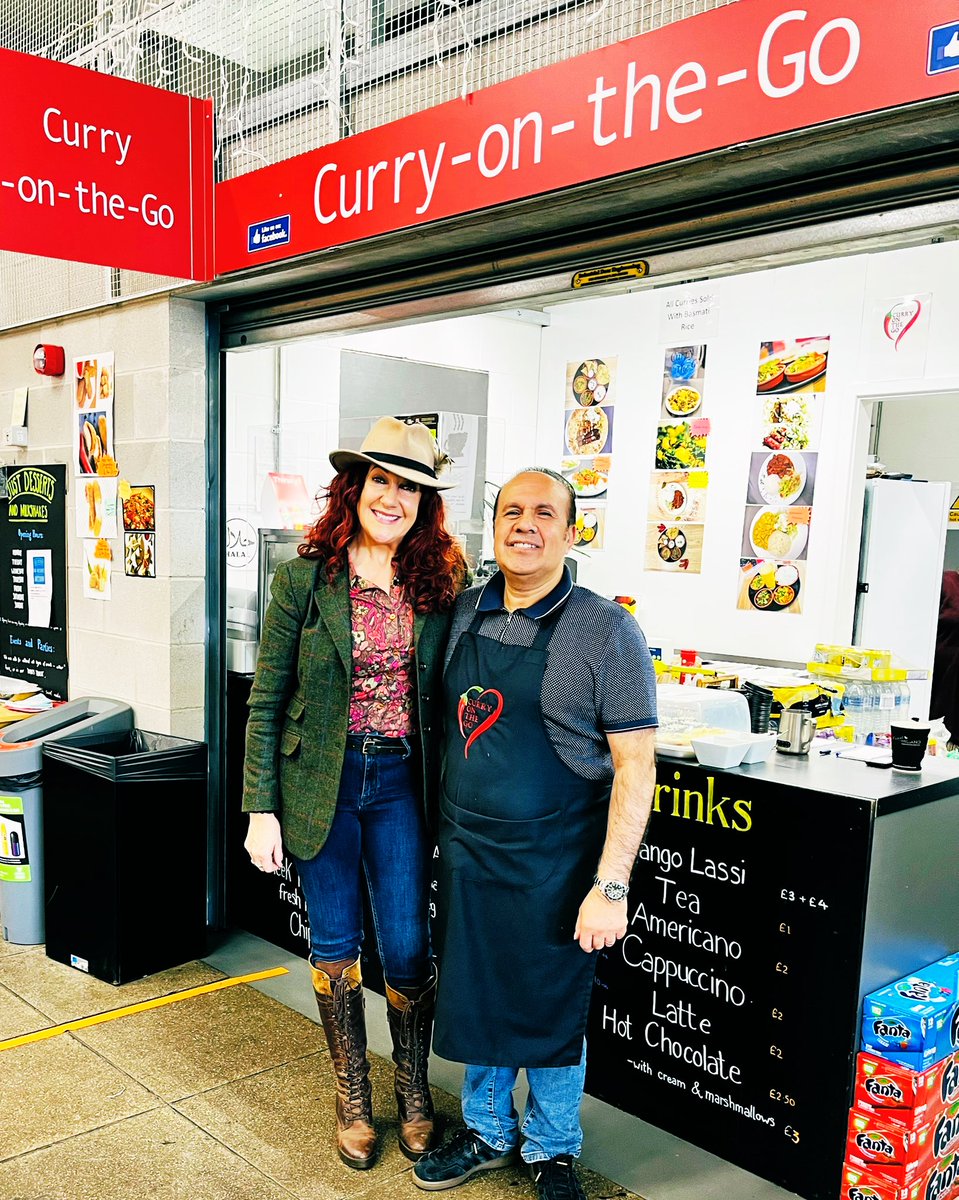 RealShanCothi's tweet photo. Gret i weld y cerddor a’r cyfansoddwr Brian Hughes yn llawn egni a bwmpo mewn i @JackAmblinDrums ai wraig Grace a Griff bach! Lyfli i gwrdd a Siwan o Siop Siwan @TyPawb a chal pitstop da Amjid o’r lle cyrri! Hey @Bryn_Terfel odd e’n cofio ato ti! 👍@BBCRadioCymru #borecothi https://t.co/BvnRRA3F6a