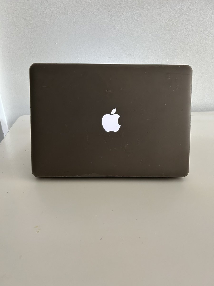 juaniu88's tweet photo. VENDO USADA 💻
MacBook Air (13-inch, Early 2015) 1,6 GHz Intel Core i5

ESTÁ COMO NUEVA NI UNA RAYITA.

Procesador Intel Core i5 1,6 GHz de dos núcleos
Memoria RAM: 8 GB 1600 MHZ DDR3
Memoria disco: 128 GB estado solido
Numero de ciclos de la bateria 999 https://t.co/HL8EzhDFY8