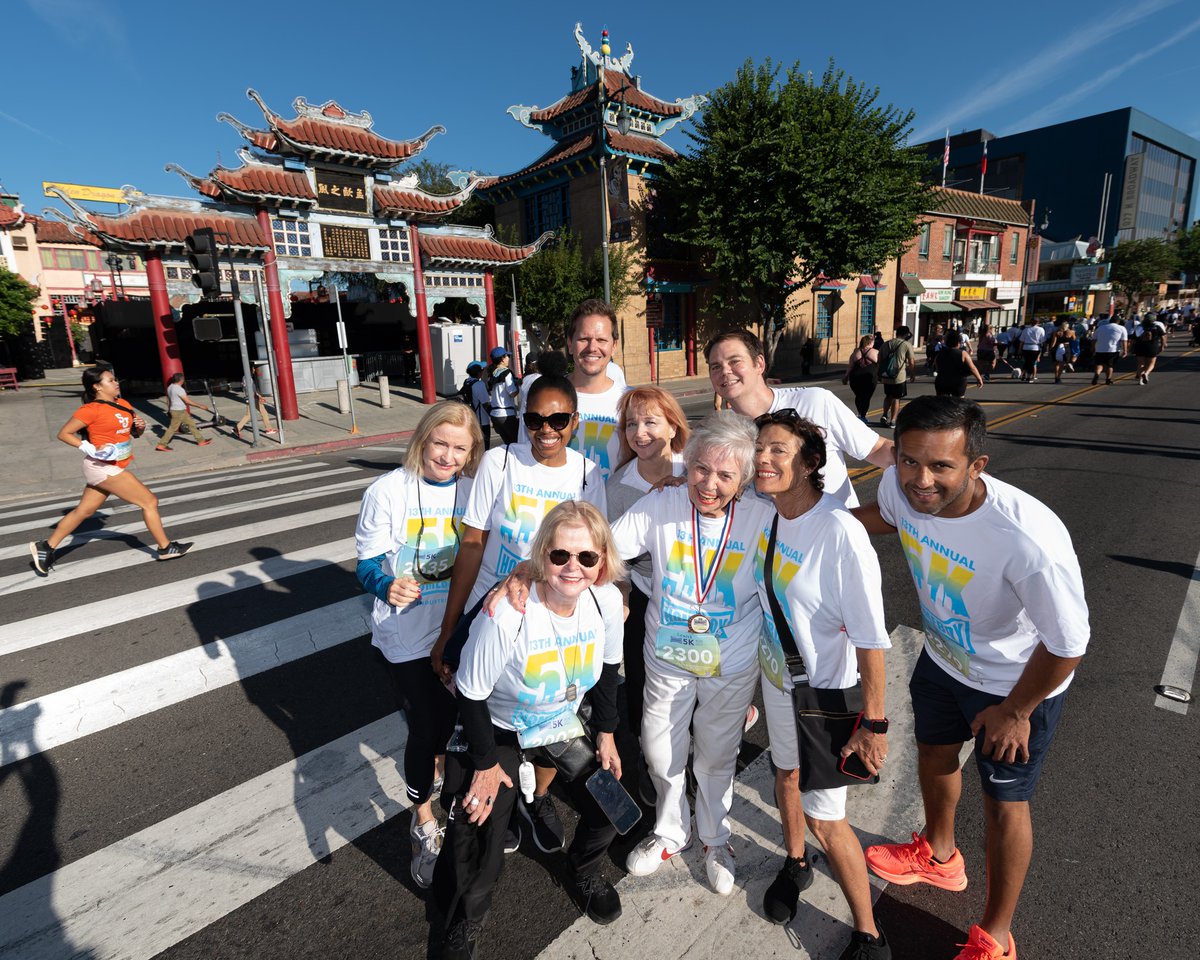 CoryReeder's tweet photo. The official @HomeboyInd 5K photos have been posted on their Facebook page. Here’s the link:
https://t.co/5MqMXUTHUx
Here are my fave's from #TeamConny - including one of her chewing me out for being too enthusiastic.
LOL 👉😬 https://t.co/MKdI1Q8NFG