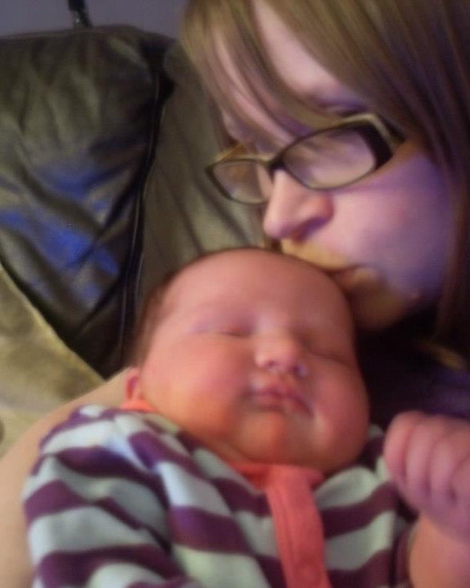 popsandpeanut's tweet image. #WorldMentalHealthDay 

It gets better … I promise 💟

#postnataldepression
#motherhood
#SheLaysDown