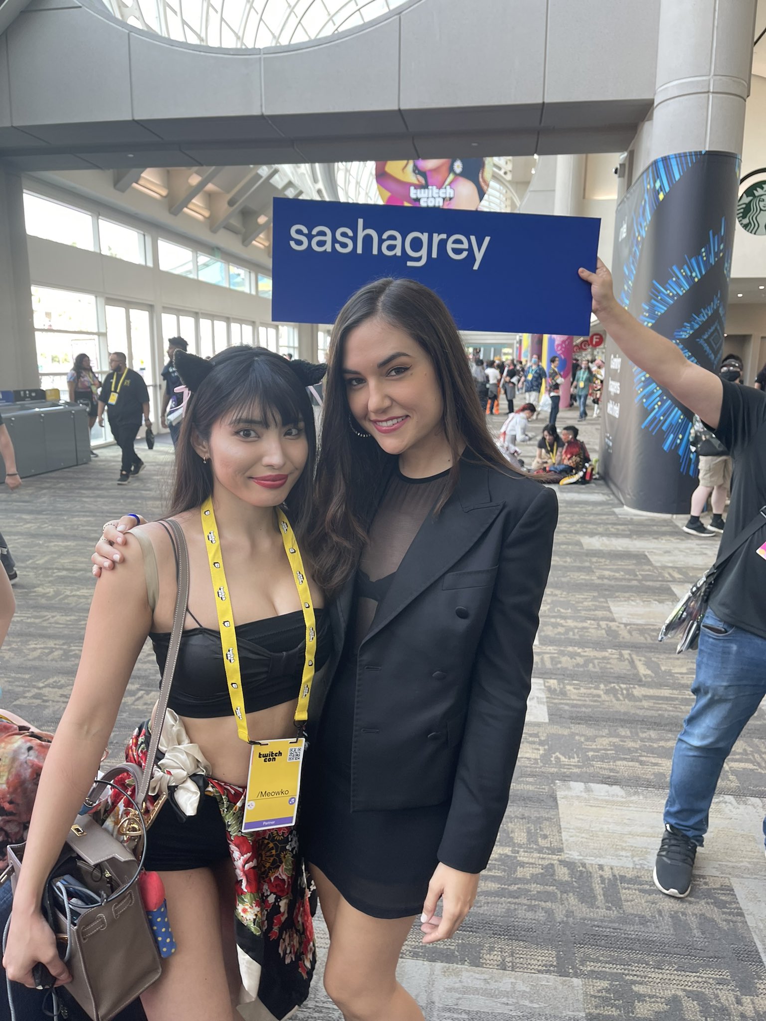 Sasha Grey on Twitter "She was holding down two streams meowkolol 💜 https //t.co/nXzPU7mBb6