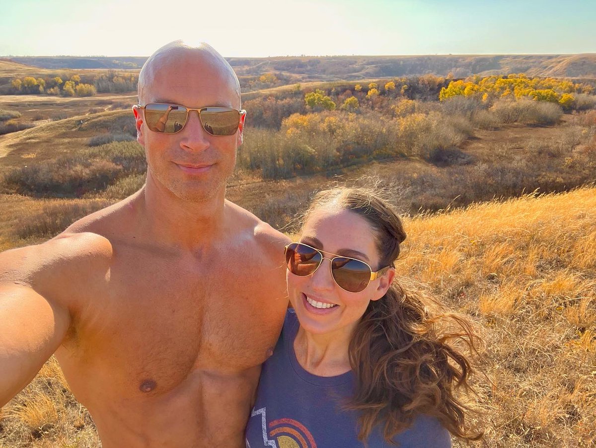 a_friesen's tweet photo. Beauty day for a hike! 🍁🍂🍁 #wascanatrails #autumn (with @JeretFriesen) https://t.co/KqI6cdbdMh