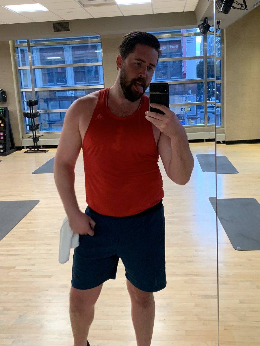 DaddyInHD's tweet photo. Shweaty
#21daysuntilhalloween
#230lbs https://t.co/CxiYdPJUIP