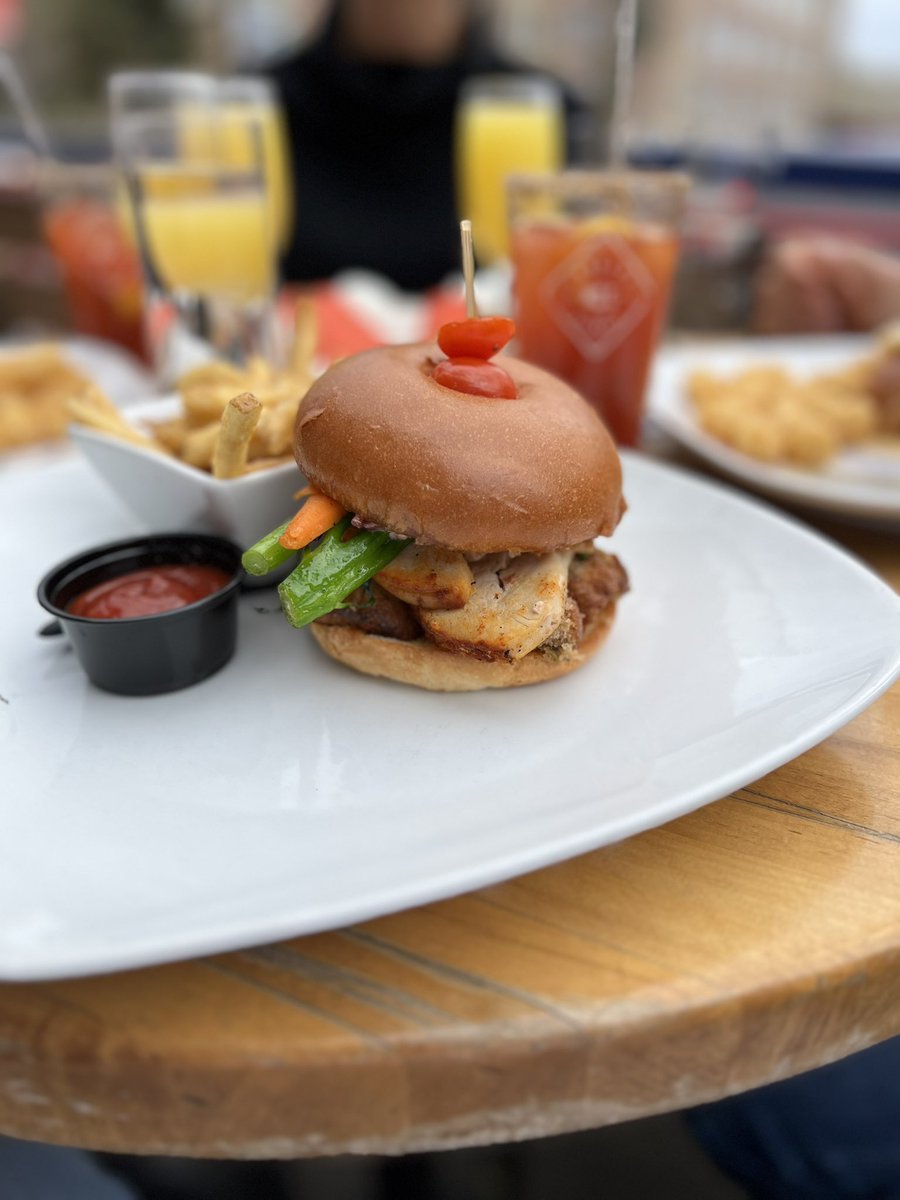 MorganMelnyk's tweet photo. I’m also thankful for Monday #brunch. 
#FoodieApproved #YYC 
@Trolley_5 https://t.co/ZJObdK56sf