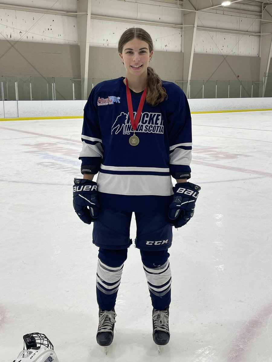 hilary_wilkin's tweet photo. Great weekend playing with the @HockeyNS U16 female hockey team and bringing home @AtlChallengeCup gold! Thanks to the organizers, coaches, my teammates and @HockeyNS for the experience! https://t.co/hsglTRZteM