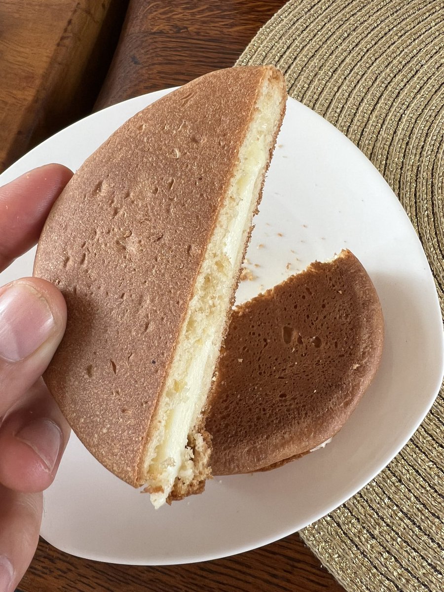 rodrigopachecoE's tweet photo. La torta de Cariamanga es uno de los mejores inventos gastronómicos y debería ser mundialmente reconocida 😀🇪🇨❤️ https://t.co/9OOSR4IvGs