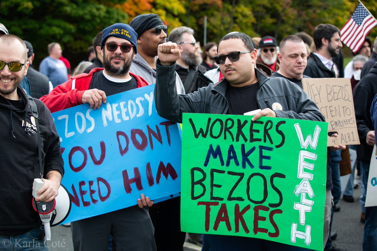 KarlaCotePhoto's tweet photo. PHOTOS: Amazon Labor Union supporters rallied at the @AlbUnited warehouse in Upstate New York this afternoon fighting for another historic labor union win

@amazonlabor #ALU #Amazon https://t.co/BV3UFlO2SB