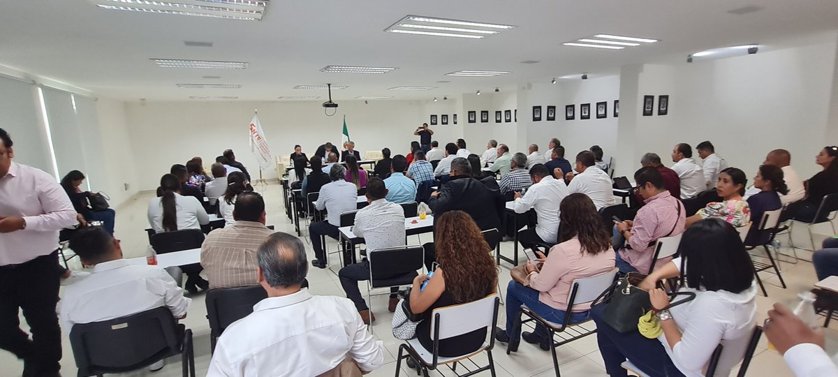 Snte12Durango's tweet photo. Primer reunión de trabajo y presentación, con la nueva Directiva Seccional, de la Sección XII del SNTE, bajo la dirección del Profr. Alfonso Herrera García. https://t.co/pVMrl6pBc9
