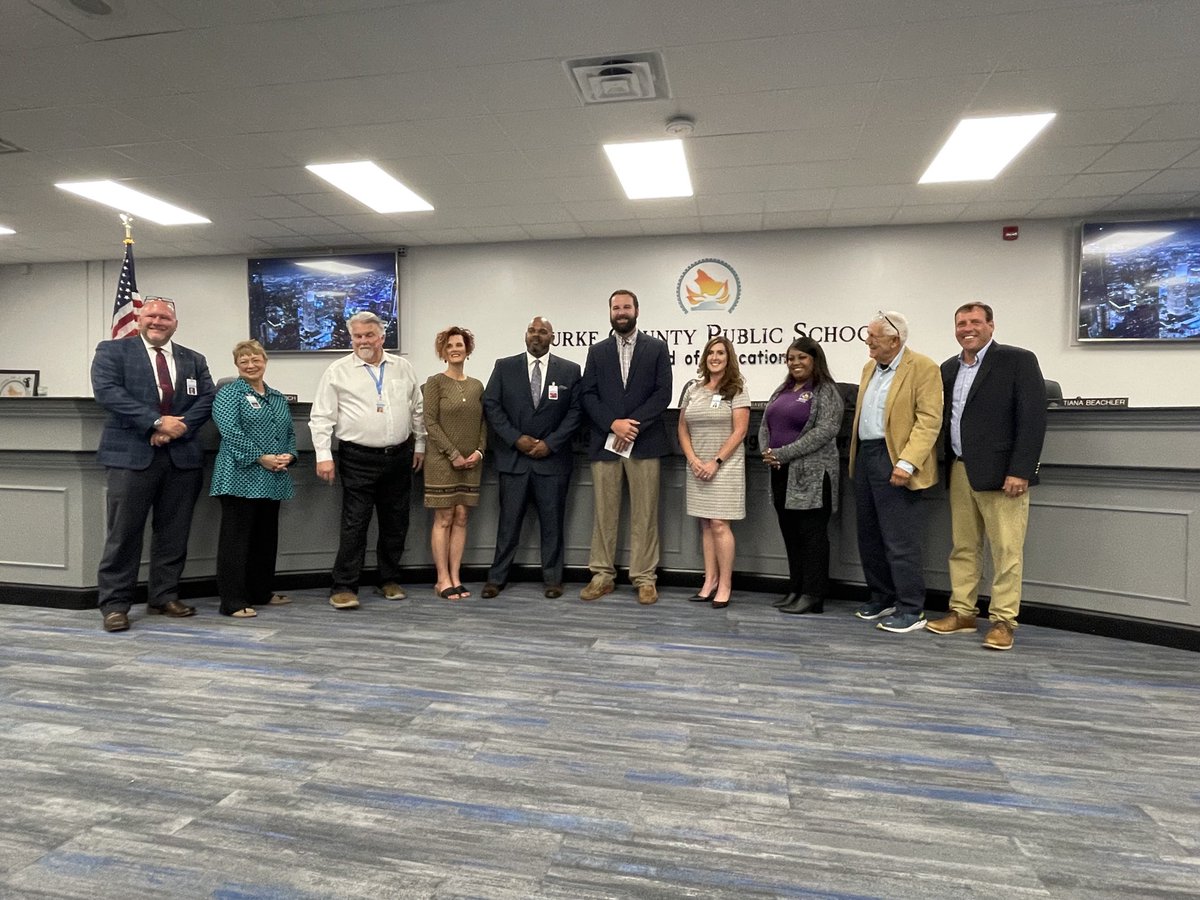 What a great night at our BOE meeting! Freedom High School teacher, Dustin Haigler, CTE finalist was recognized. Congratulations! ⁦<a href="/FHS_GoPats/">Freedom High School</a>⁩