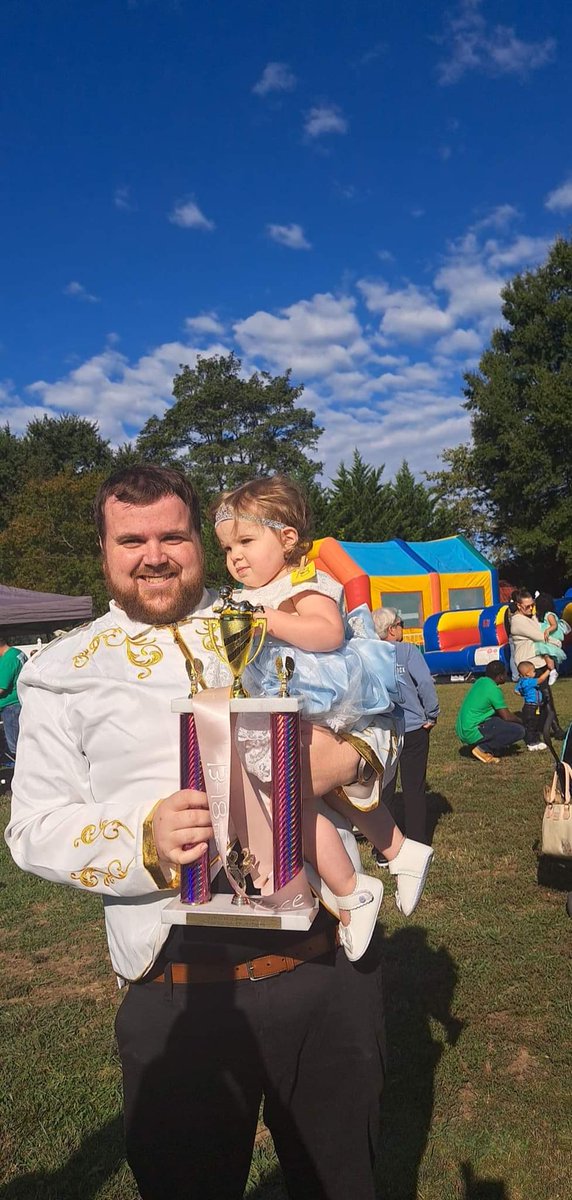 Daydayman_'s tweet photo. My sweet girl won the baby beauty pageant over the weekend! And yes I did dress as prince charming for her Cinderella ❤ https://t.co/dwlwLbuzEV