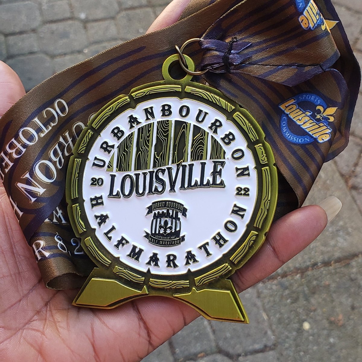 nacole99's tweet photo. It's Medal Monday! Today I am celebrating the @UrbanBourbonHM. I had a fun time in Louisville and hope to come back. #medalmonday #bibchat #runchat #ubhmbr #runkentucky https://t.co/hfYzqlEERd