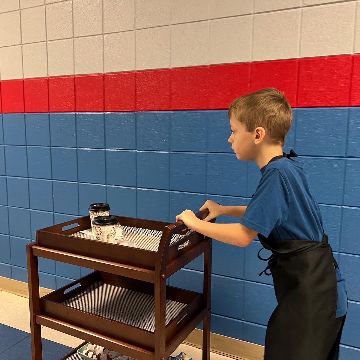 MylanPatriots's tweet photo. ☕️ Coffee ‘Round The Park is back serving up fresh cups of coffee and tea to staff weekly. Our Staff can’t help but smile with their delivery each week. 😀Thanks to Mrs. Hinton for making this possible! #mylanpatriots @Monongalia_Co https://t.co/12esHqGwTX