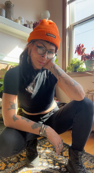 I&rsquo;m just trying to be everyone&rsquo;s hot ex boyfriend (except my partner I&rsquo;ll die without her) https://t<a href="/tag/onlyfans"class="tags"><span>#onlyfans</span></a>