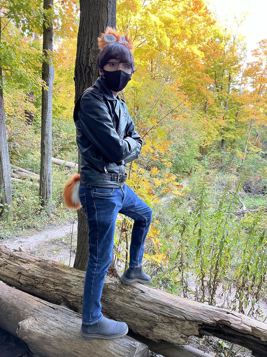 GraceheartLep's tweet photo. Some #gregglee cosplay from #nightinthewoods for #harfest
Gregg rules ok https://t.co/NSvQKyJnhP
