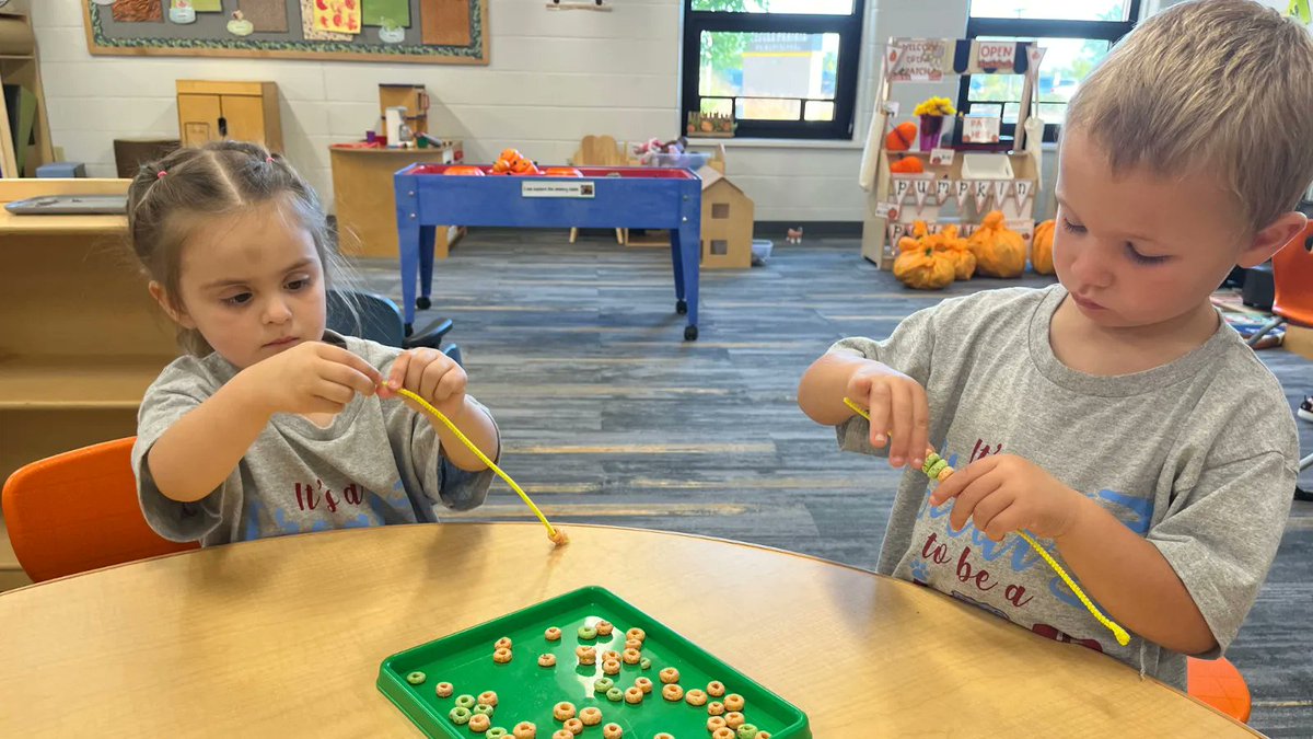 ETCSD's tweet photo. Lots of fall fun is happening in the Early Childhood Play Group!! 😍🍂#ETlearningignitED https://t.co/rYeImmOuh9