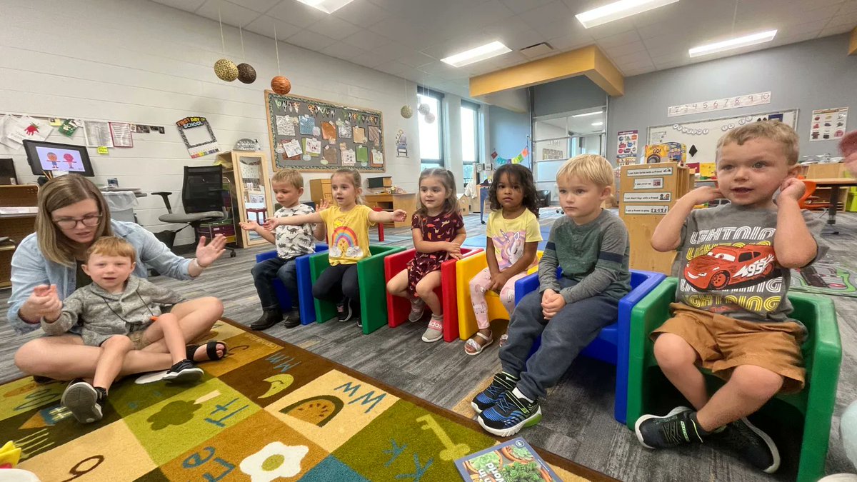 ETCSD's tweet photo. Lots of fall fun is happening in the Early Childhood Play Group!! 😍🍂#ETlearningignitED https://t.co/rYeImmOuh9