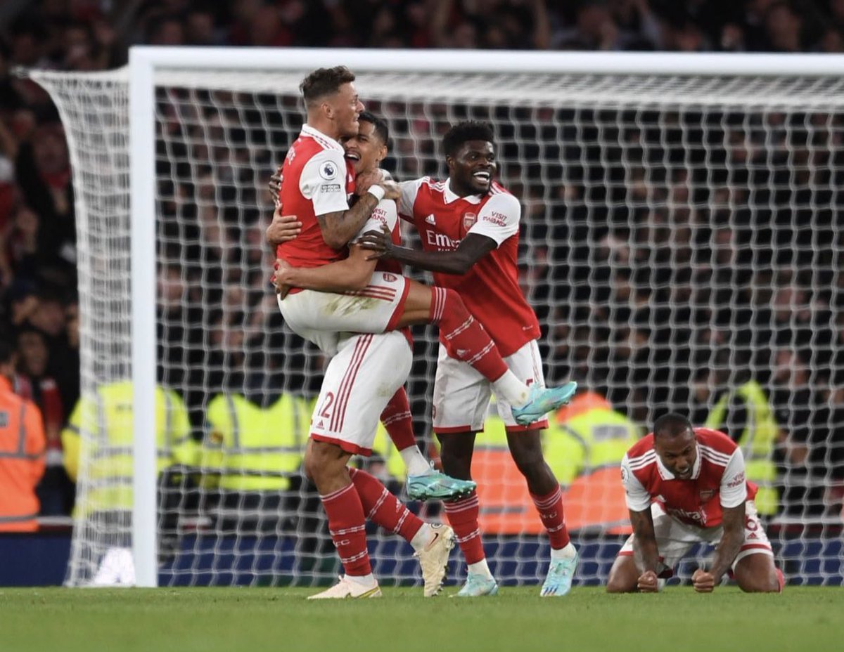 Always_aGooner's tweet photo. リバプールとの激闘勝利の興奮が冷めやまないので。こんなん最高すぎるやろ。僕もこんな気分です。仕事行ってきます。頑張ります。 https://t.co/nMjk7Z1sPi
