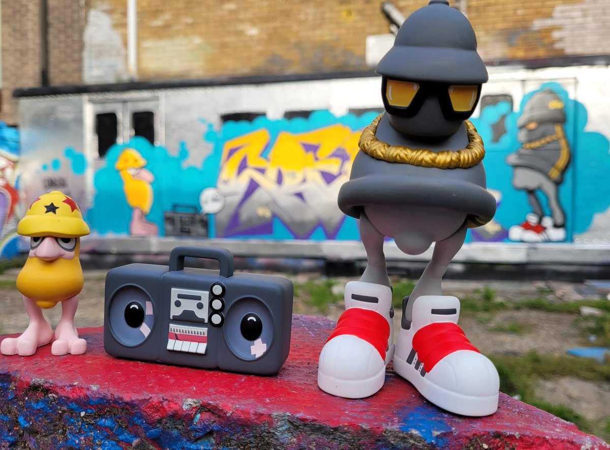 itsonthewalls's tweet photo. One from the other day #vipgraffitipaintshop #vipgraffitipaint #clashpaint #spraycan #graffletters #graffcharacter #rundmcheech #rundmc #markbode #vaughanbode #cheechwizard #graffiti #londongraff #londongraffiti #crede #ne #necrew #noego #neverending #2022 https://t.co/Huqz16upve