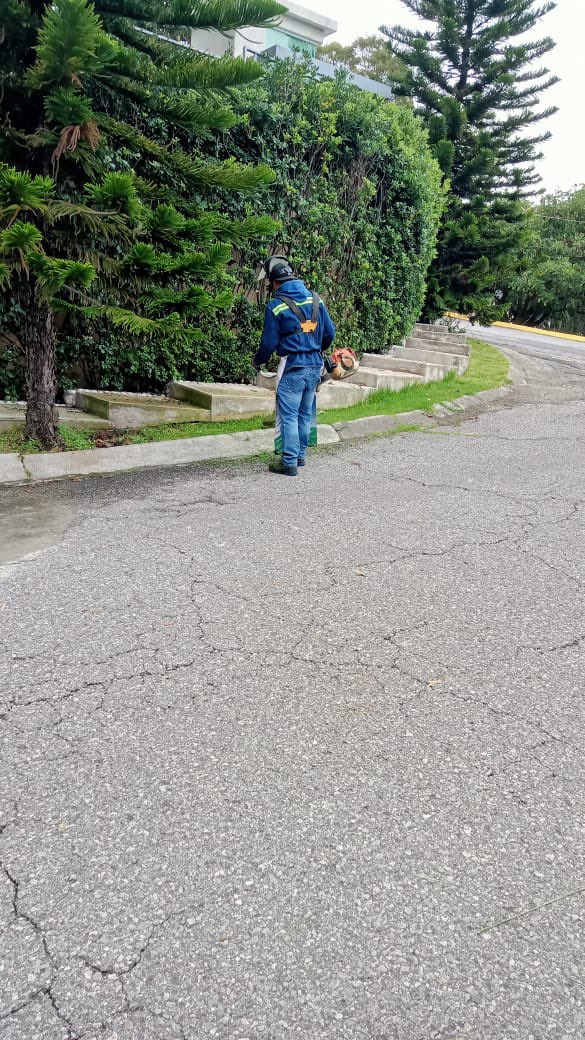 Ac_Sayavedra's tweet photo. Conservamos calles y áreas verdes. #CondadodeSayavedra https://t.co/mGcIO0U5kX