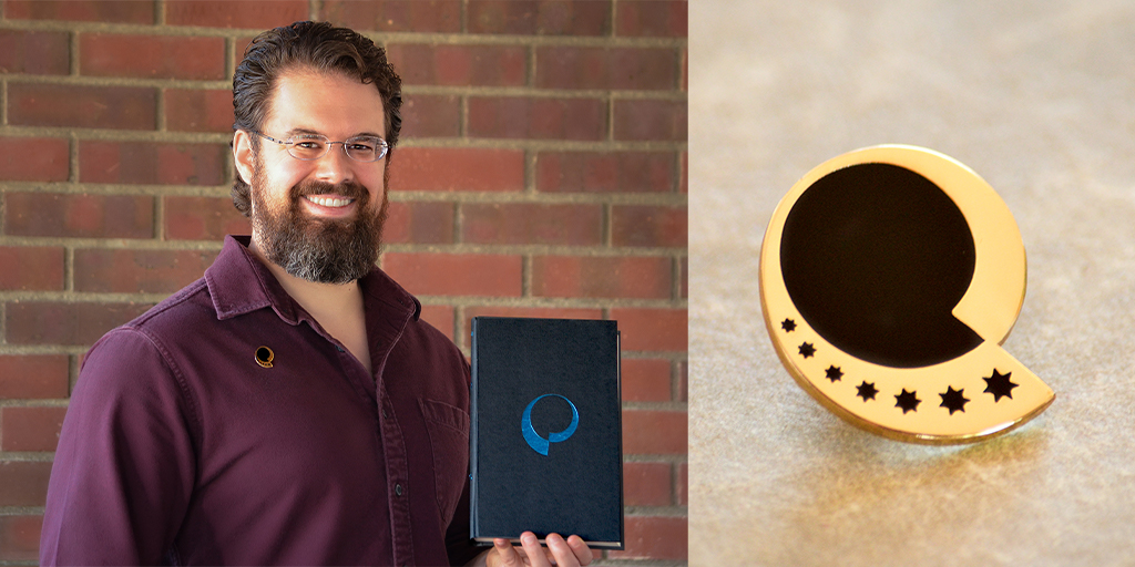 paolini's tweet photo. This beautiful pin features 7 stars, a number with special meaning throughout the #Fractalverse. Wear your pin to represent the 'verse or honor the brave crew members of the #Wallfish. 🌟🚀 🌟
.
Order here 👉 https://t.co/IW7rM8PzLM 👈
.
#ToSleepInaSeaofStars #MerchMonday #pin https://t.co/l380fOqHrP