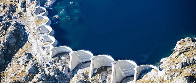 Aujourd’hui c’est la 1ère Journée Internationale de l’Hydroélectricité. 1ère des énergies renouvelables, l’#Hydro est une électricité d’avenir, stockable, décarbonée, jouant un rôle essentiel dans le développement des territoires et la #TransitionEnergétique. 
#EDF