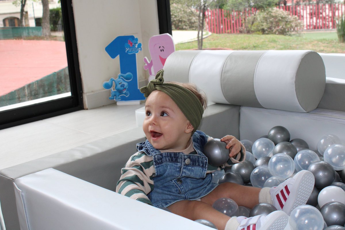 dianiibarra's tweet photo. 1 año siendo mamá de la mejor niña que me pudo tocar. Te amo Pau https://t.co/TcNd6AhuCq