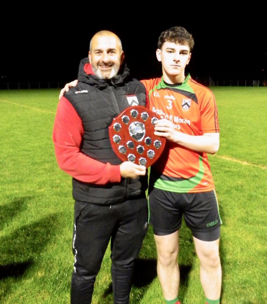 Gunner_win's tweet photo. Proud dad, my two boys with their first championship medals..👏👏🏐🏐🏆🏆@PearsesDerry Abu 💚❤️💚 https://t.co/ntNtC2TGXi