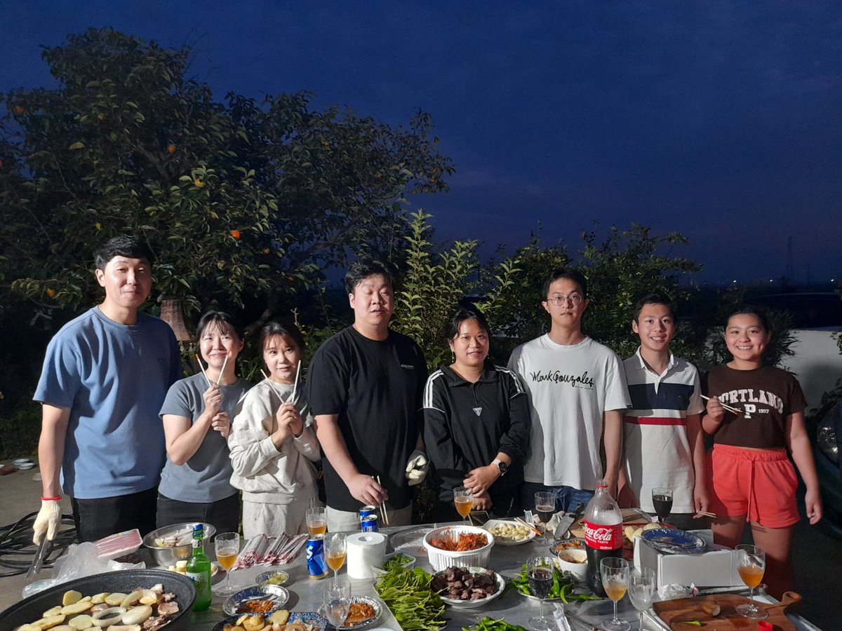 twsmmix's tweet photo. My family gathered after a long time.. Some of them are from Australia.  It's been a while since I met my family https://t.co/1BWt31qaUd