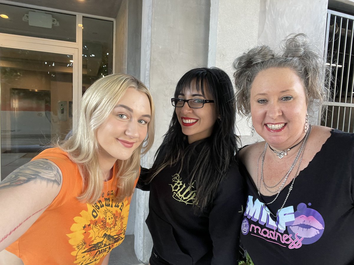 SkullCandyBri / SugarSkullBri on Twitter: "@iamphoenixstacy @iwantblondi"