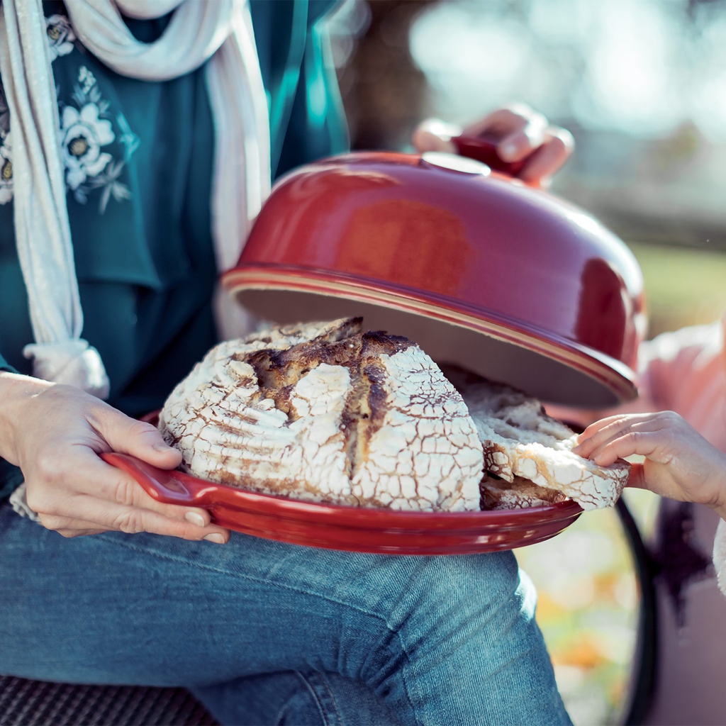 LocalRoot221's tweet image. Nothing says Fall like freshly baked bread! Emile Henry bread baking essentials like bread cloches, bakers, and dishes make fresh bread baking a breeze!⁠
⁠
Shop Emile Henry bakeware: l8r.it/MiOA
.
.
.
#localroot #kitchenstore #emilehenry #piedish #pie #ceramic