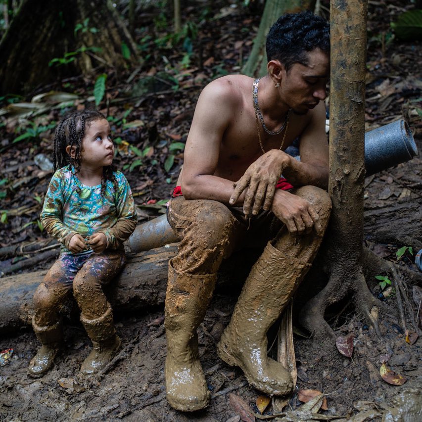 Federico Rios (@federicorios) on Twitter photo Cruzamos el Tapón del Darién caminando junto a miles de venezolanos que buscan llegar a Estados Unidos. Nuestro reportaje para <a href="/nytimes/">The New York Times</a> con el texto de <a href="/julieturkewitz/">julieturkewitz</a> lo pueden leer completo aquí: nyti.ms/3CeyS8E Cruzamos el Tapón del Darién caminando junto a miles de venezolanos que buscan llegar a Estados Unidos. Nuestro reportaje para <a href="/nytimes/">The New York Times</a> con el texto de <a href="/julieturkewitz/">julieturkewitz</a> lo pueden leer completo aquí: nyti.ms/3CeyS8E