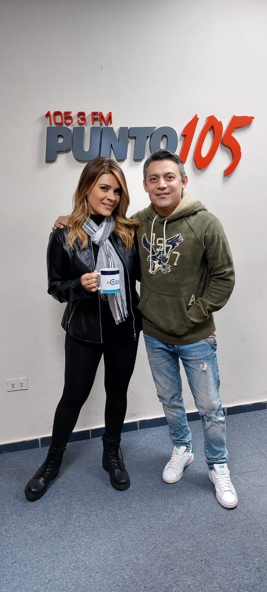 Punto105's tweet photo. 🚨Iniciamos #Alcierre #TuRevistaInformativa con lo último en noticias sobre la #TormentaTropicalJulia 🌀

‼️Por 105.3 FM 📻 con nuestros presentadores @Angie_TCS y @lexpineda 🎙 https://t.co/HucCQZObAg