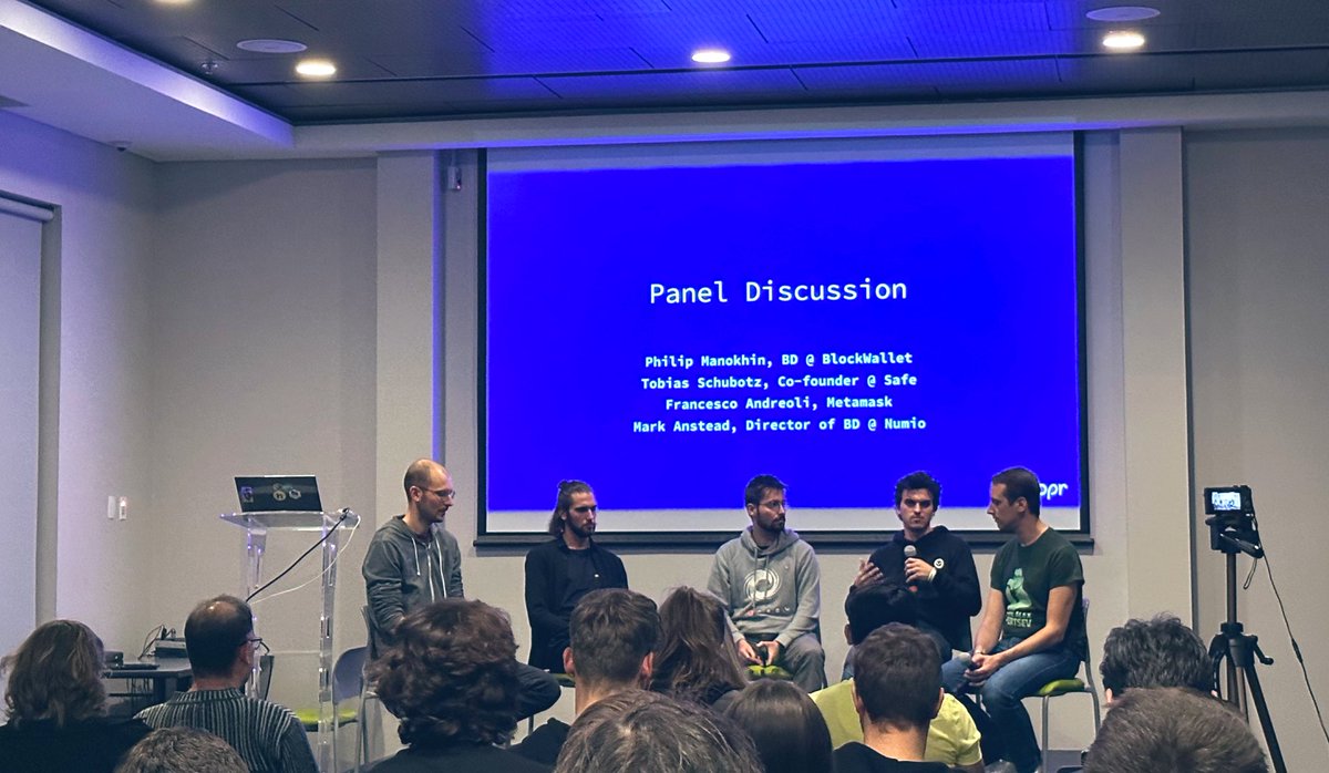 “The thing about privacy is it’s going to be challenging to convince people to care about it until it’s too late” — <a href="/PhilipManokhin/">🔲 Philip Manokhin | BlockWallet</a> 

at <a href="/hoprnet/">HOPR 🟡</a>’s panel in Bogotá alongside <a href="/tschubotz/">tschubotz.eth</a> <a href="/francescoswiss/">Francesco Andreoli ᵍᵐ</a> <a href="/The_Shark_7/">Mark Anstead | Going to Consensus</a>